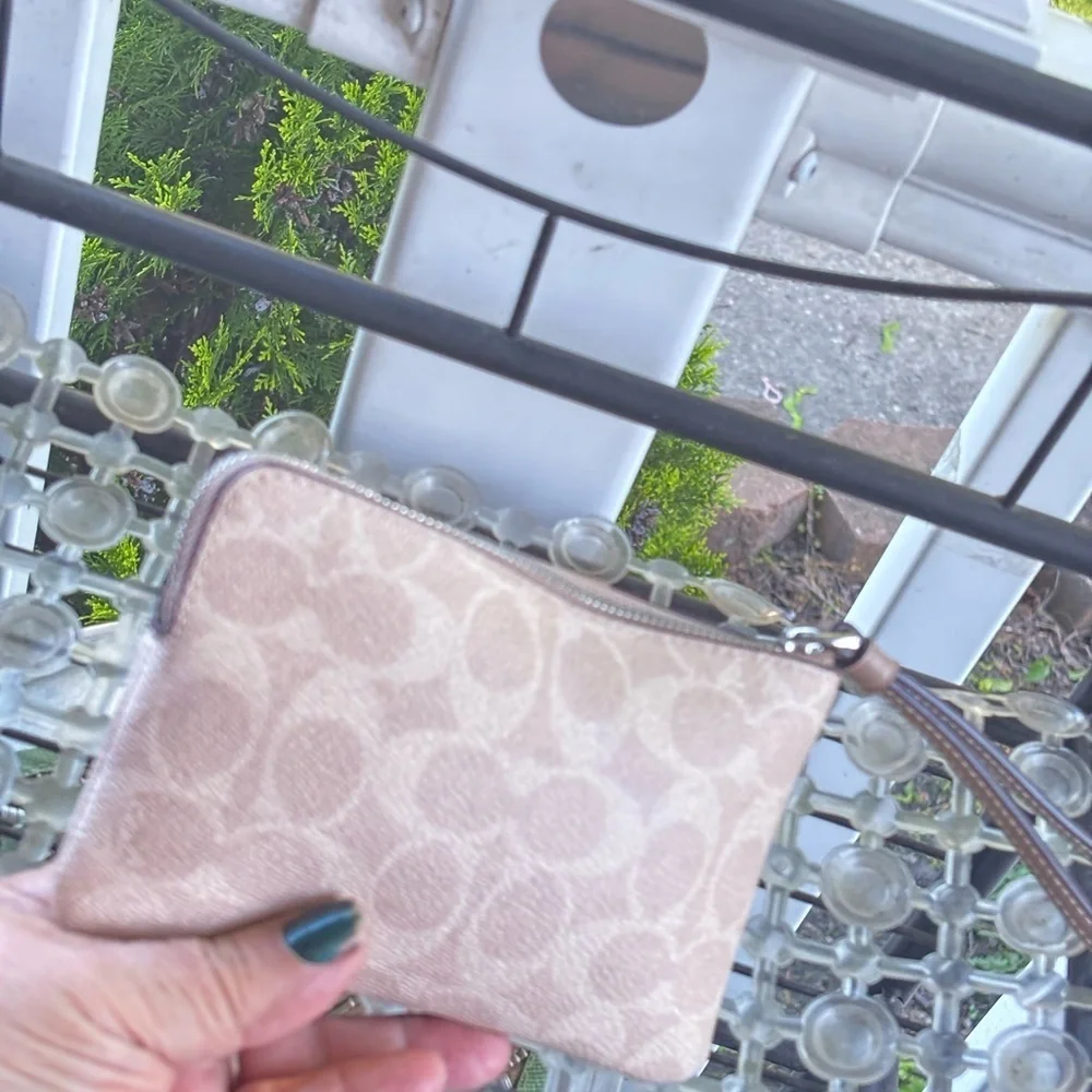 COACH wristlet Bag